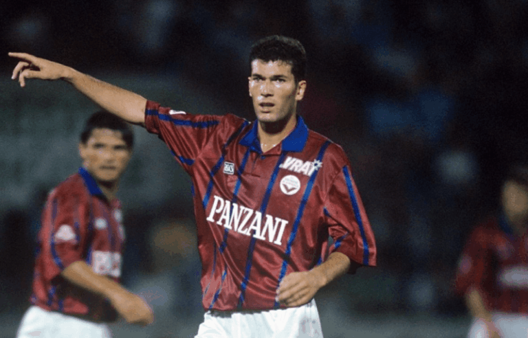 Zidane bùng nổ trong màu áo Bordeaux trước khi chuyển sang Serie A.