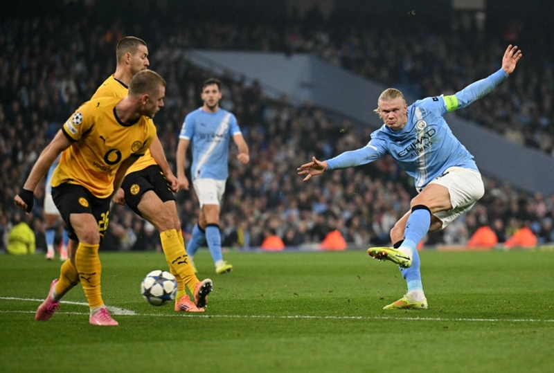 Erling Haaland thể hiện sức mạnh săn bàn của thế hệ mới