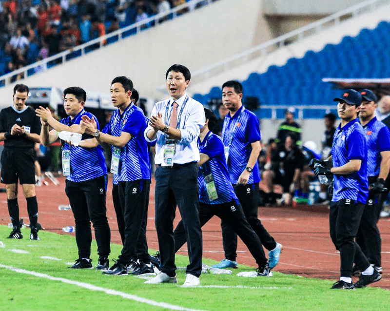 Triết lý của ông Kim đề cao sự cân bằng giữa phòng ngự chủ động và chuyển đổi trạng thái tốc độ.