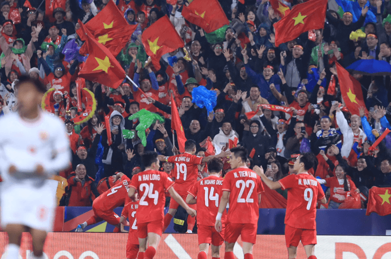 Sự hồi sinh mạnh mẽ của các ngôi sao hàng đầu dưới bàn tay nhào nặn của vị thuyền trưởng người Hàn.