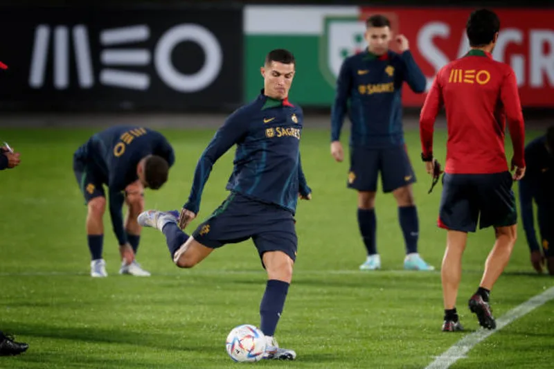 Ronaldo ghi bàn bền bỉ nhờ tài năng, thể chất, kỷ luật, khả năng thích nghi và khát vọng cạnh tranh không ngừng.